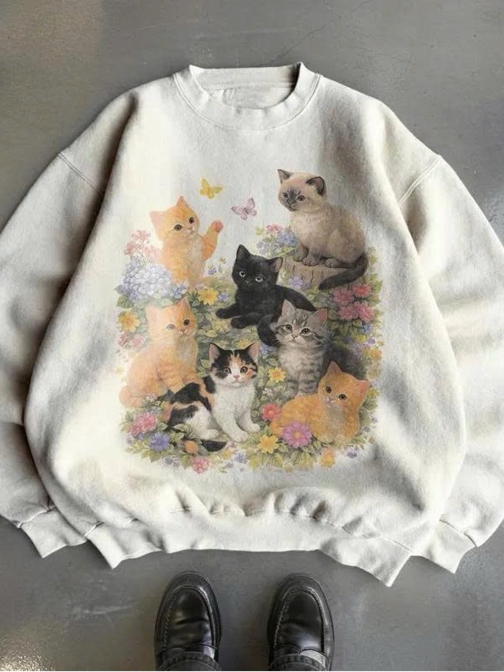 Blanket White Cat Graphic Sweatshirt with Floral Kittens